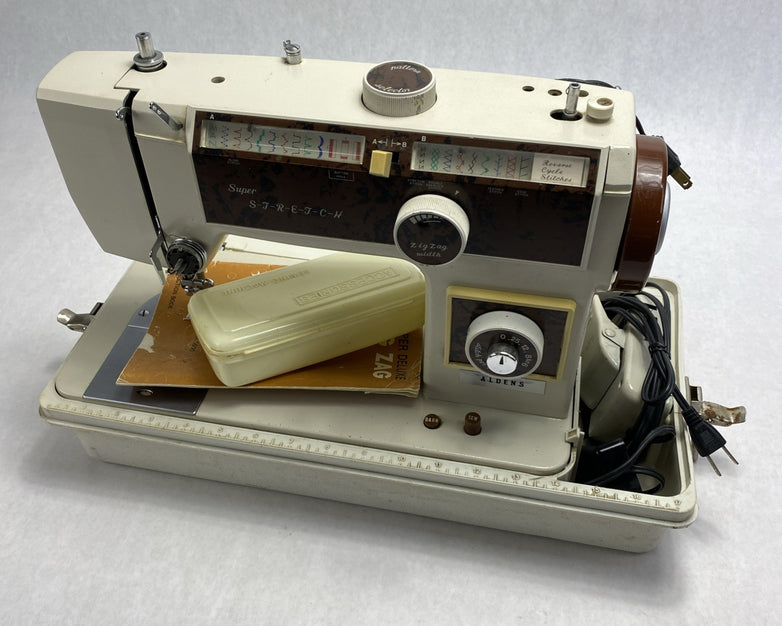 Vintage Morse Super Deluxe Zig Zag Model 5500 Sewing Machine