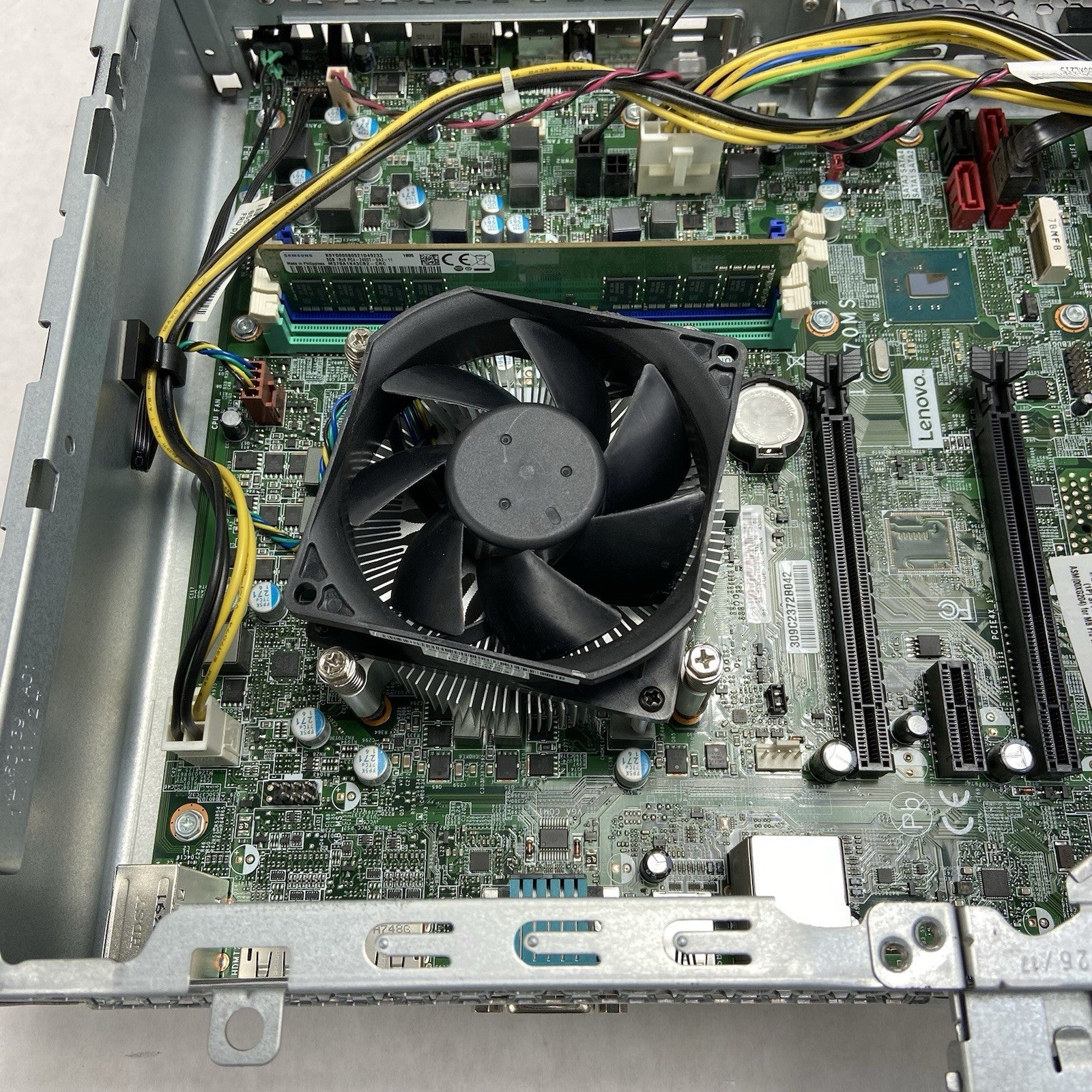 Lenovo ThinkCentre M910s SFF Intel Core i5-7500 3.4GHz 8GB RAM No HDD No OS11