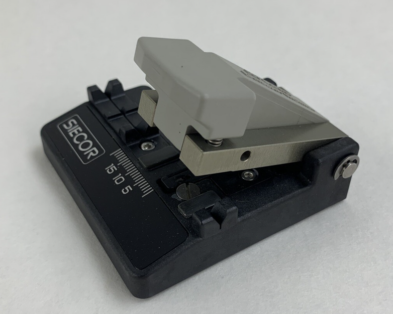 Siecor FBC-006 Corning Cable Systems  High-Precision Fiber Cutter Cleaver