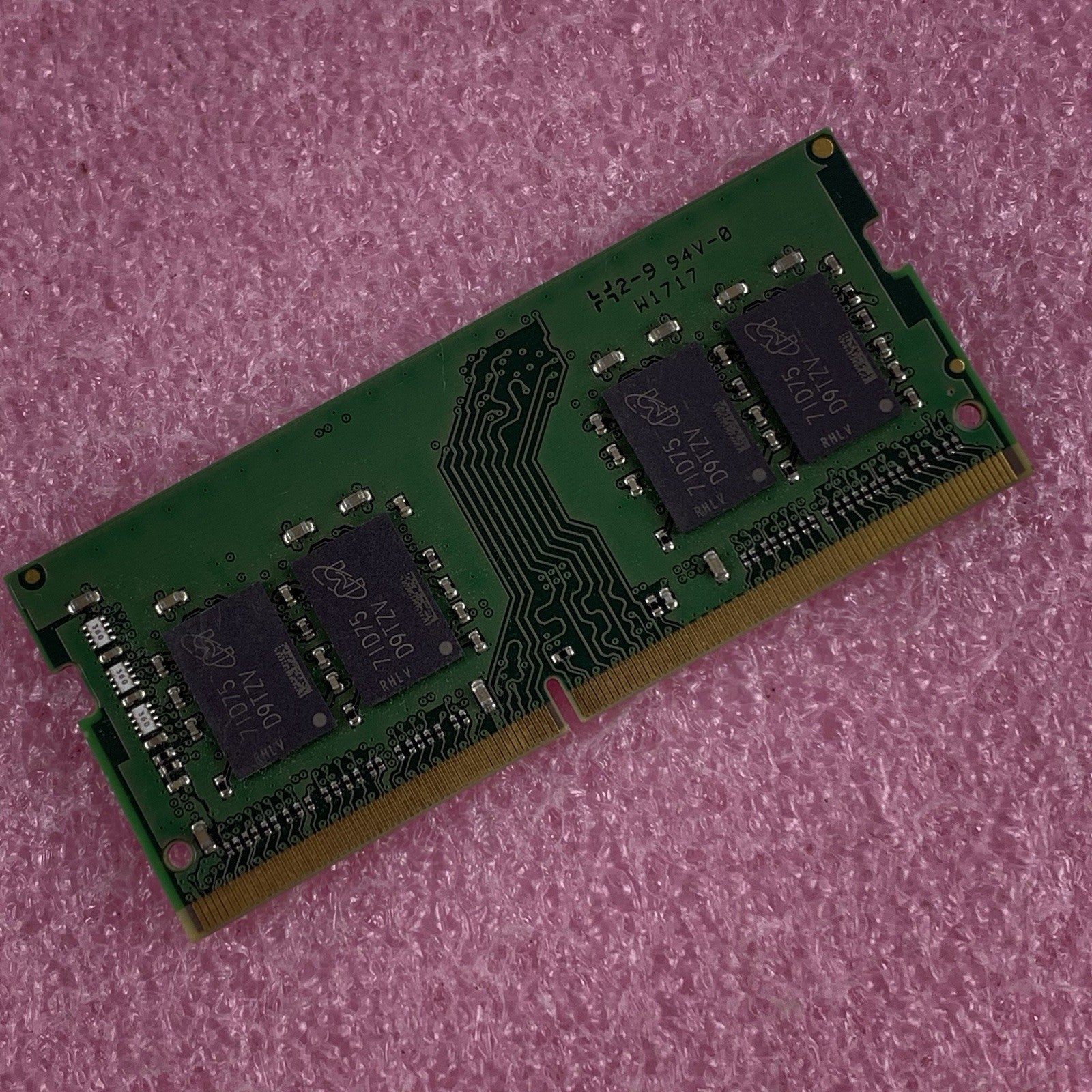 Kingston 9995624-033.A00G 8 GB DDR4 SO-DIMM PC4-2400T 260-Pin Laptop Memory Ram4
