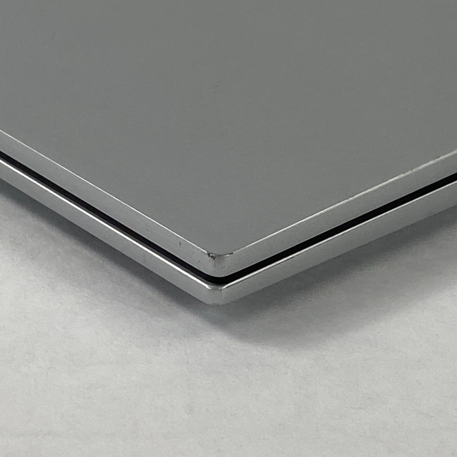 LG Gram 17Z90P-N.APS5U1 Intel Core i7-1165G7 2.80 GHz 16 GB RAM 17" No SSD No OS