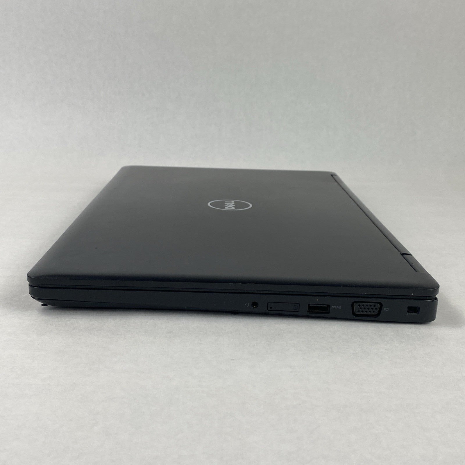 Dell Latitude 5580 Core i5-7300U 2.60 GHz 8 GB RAM 15.6" No Battery No HDD No OS