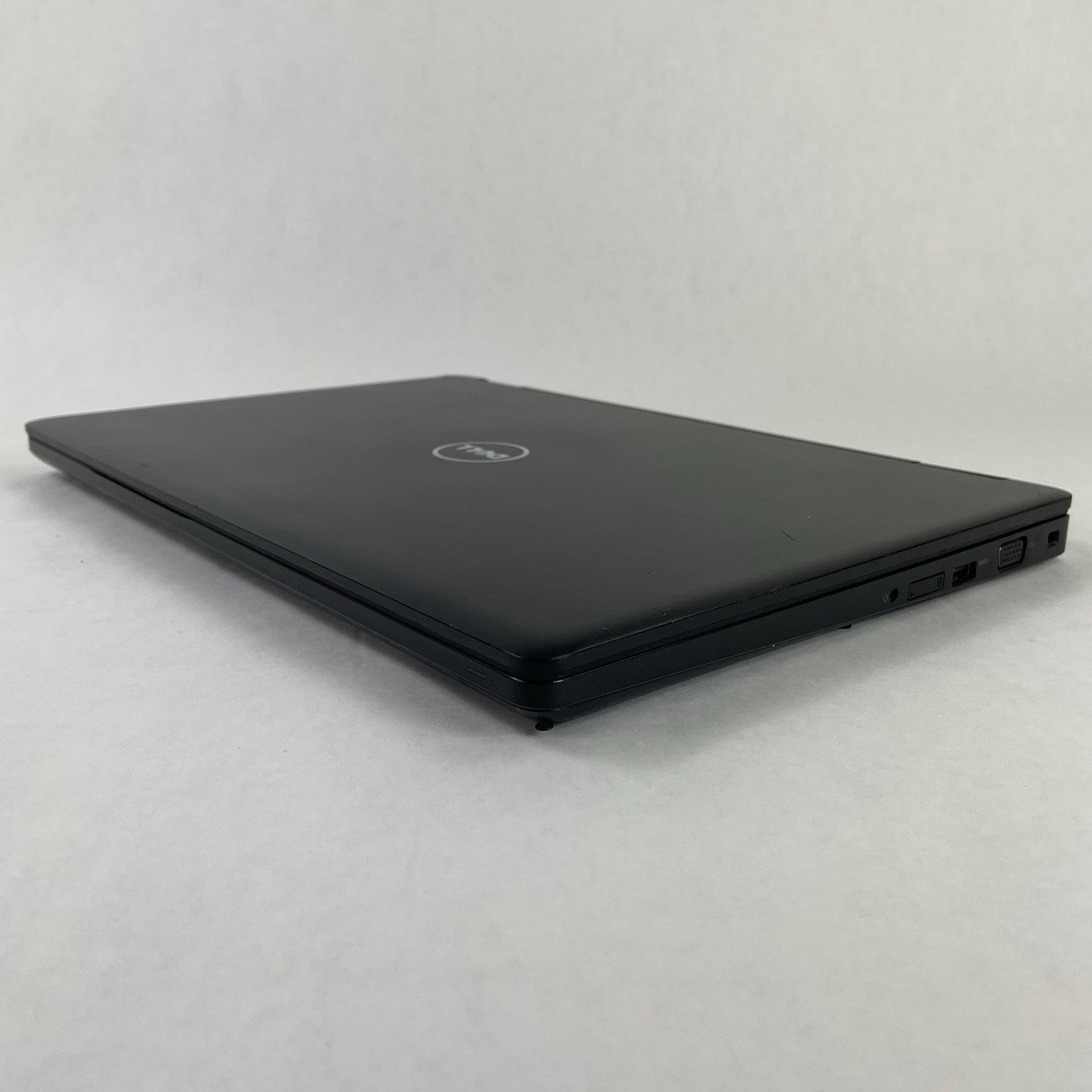 Dell Latitude 5580 15.6" i5-7300U 2.60 GHz 8 GB RAM No SSD/OS/Batt - Bad Corner11