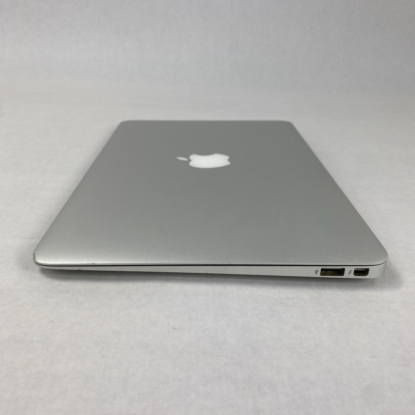 Apple MacBook Air A1465 2015 11" 1.6Ghz i5 4GB RAM 120GB SSD os12.7.6 304 Cycles