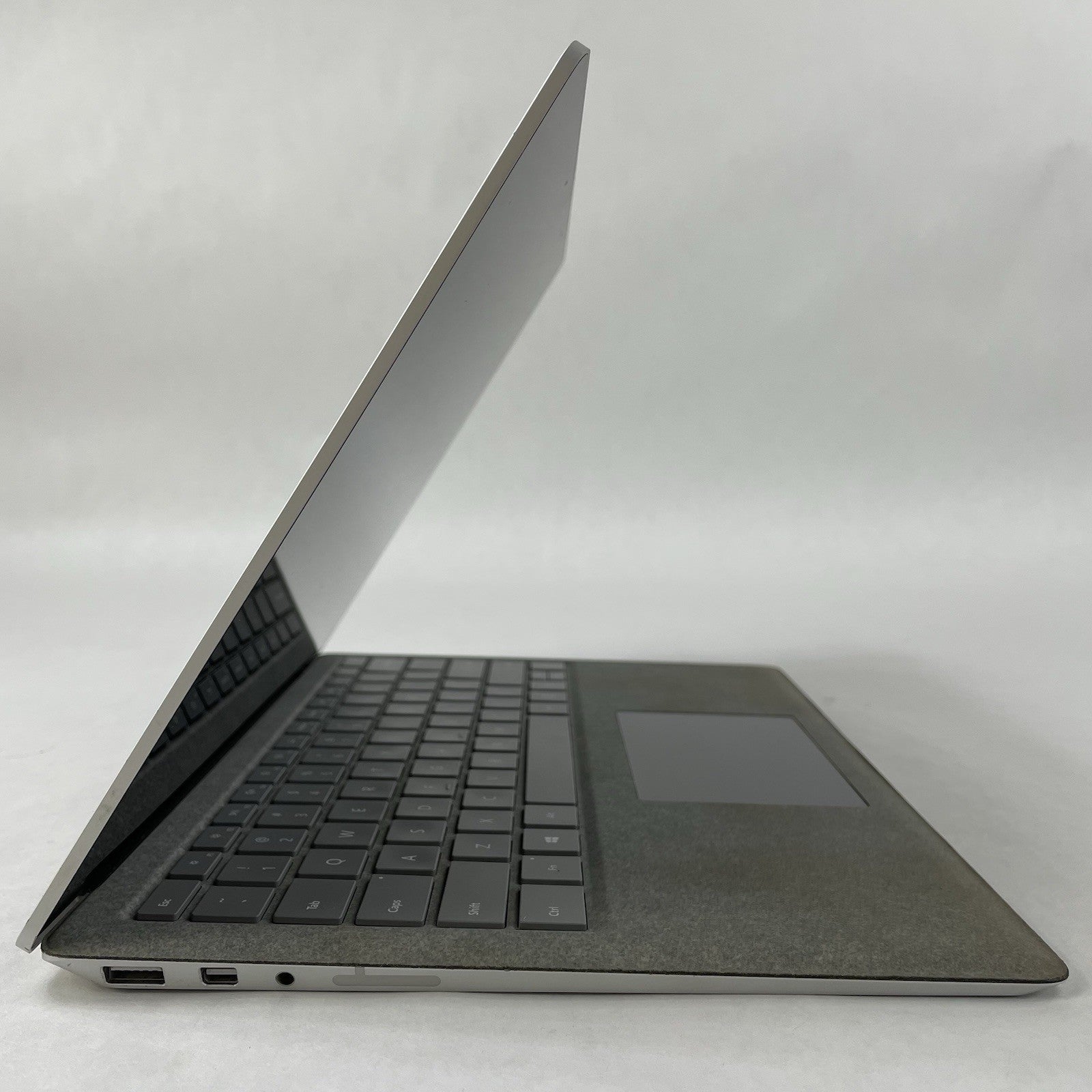 Microsoft Surface Laptop 13.3" i5-7200U 2.50 GHz 8 GB RAM 256 GB SSD Windows 113
