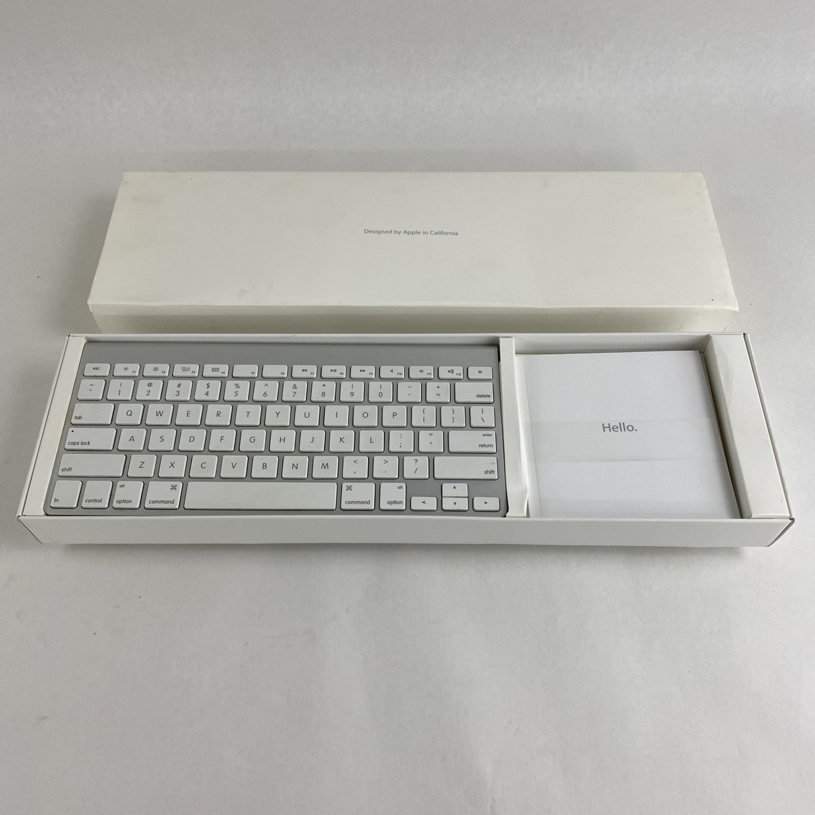 Apple A1314 Wireless Keyboard Power Tested No Mouse No Batteries2