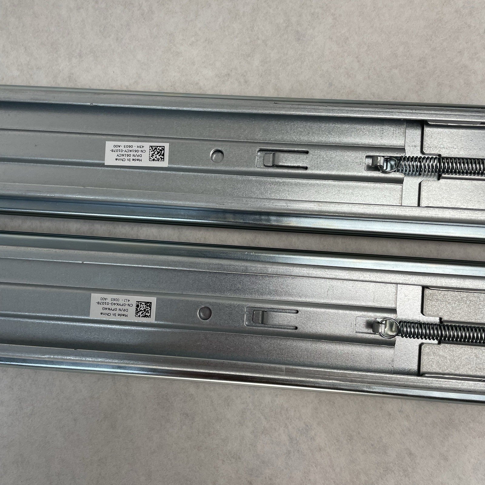 Dell PowerEdge 2U Server Sliding Rail Kit 061KCY 0FYK4G L & R