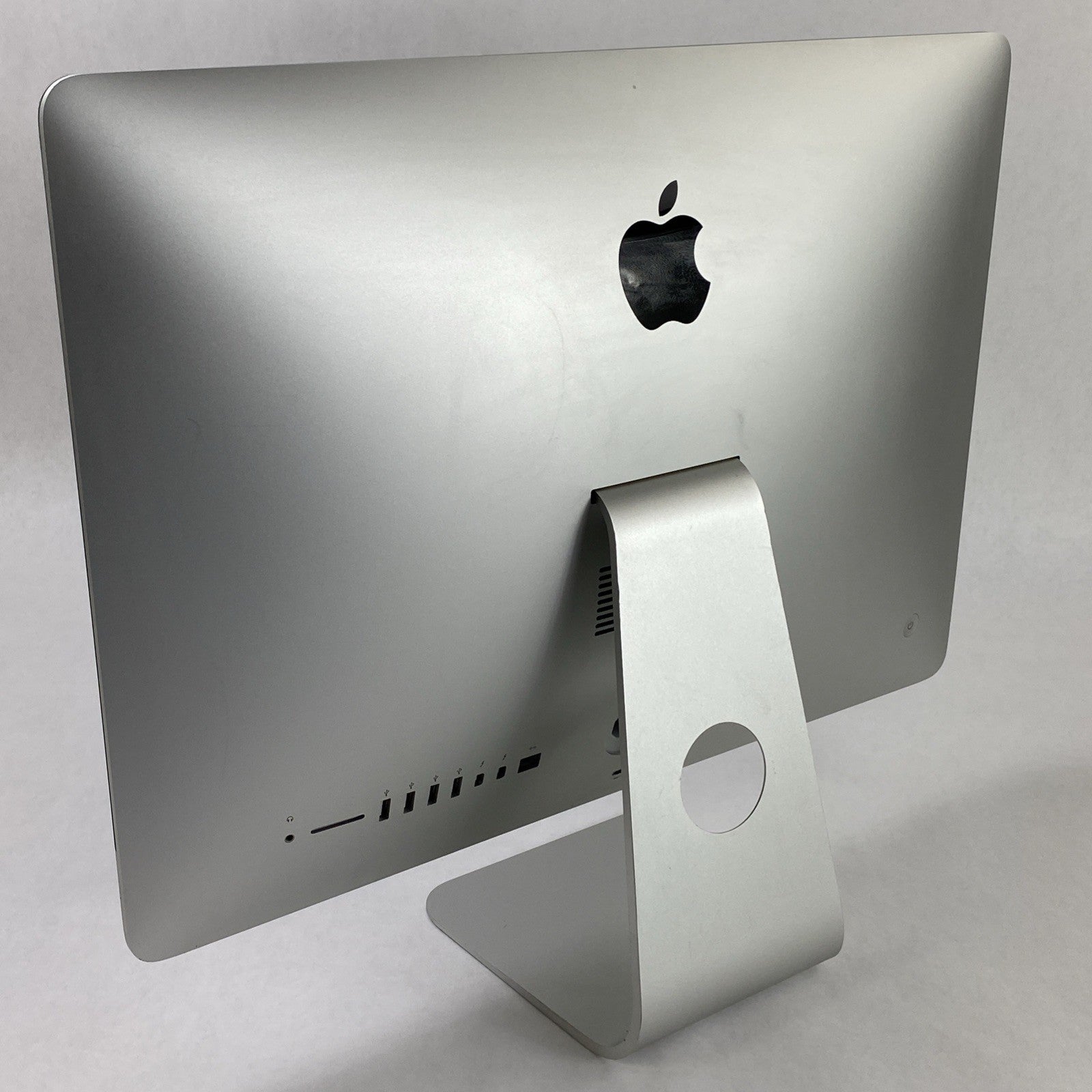 Apple A1418 iMac 21.5" 2013 2.7GHz Core i5 8GB RAM 250GB SSD macOS 10.15.810