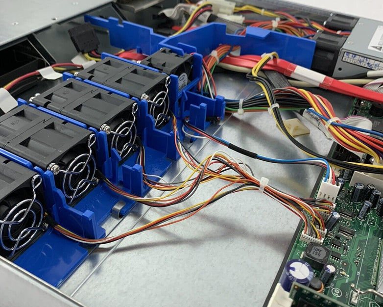 Intel Server System SR1475NH1 Pentium D 3.4 GHz  2 GB Ram No OSS No HDD