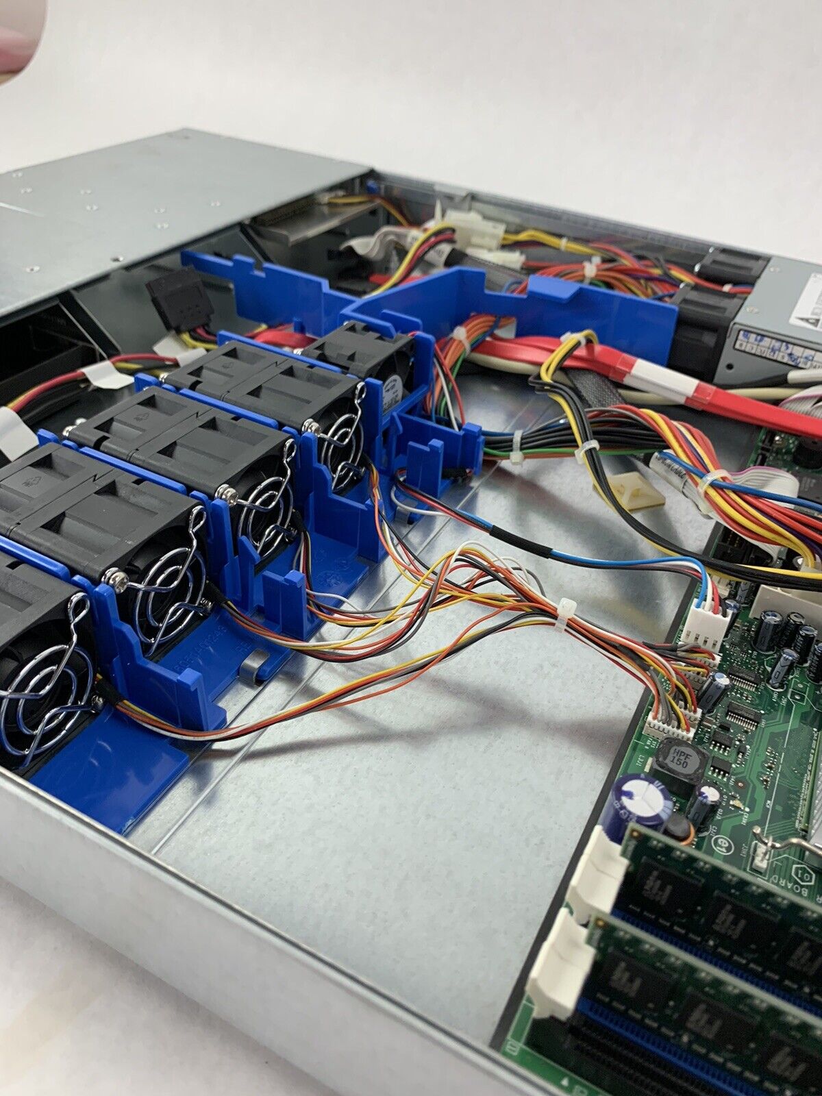Intel Server System SR1475NH1 Pentium D 3.4 GHz  2 GB Ram No OSS No HDD