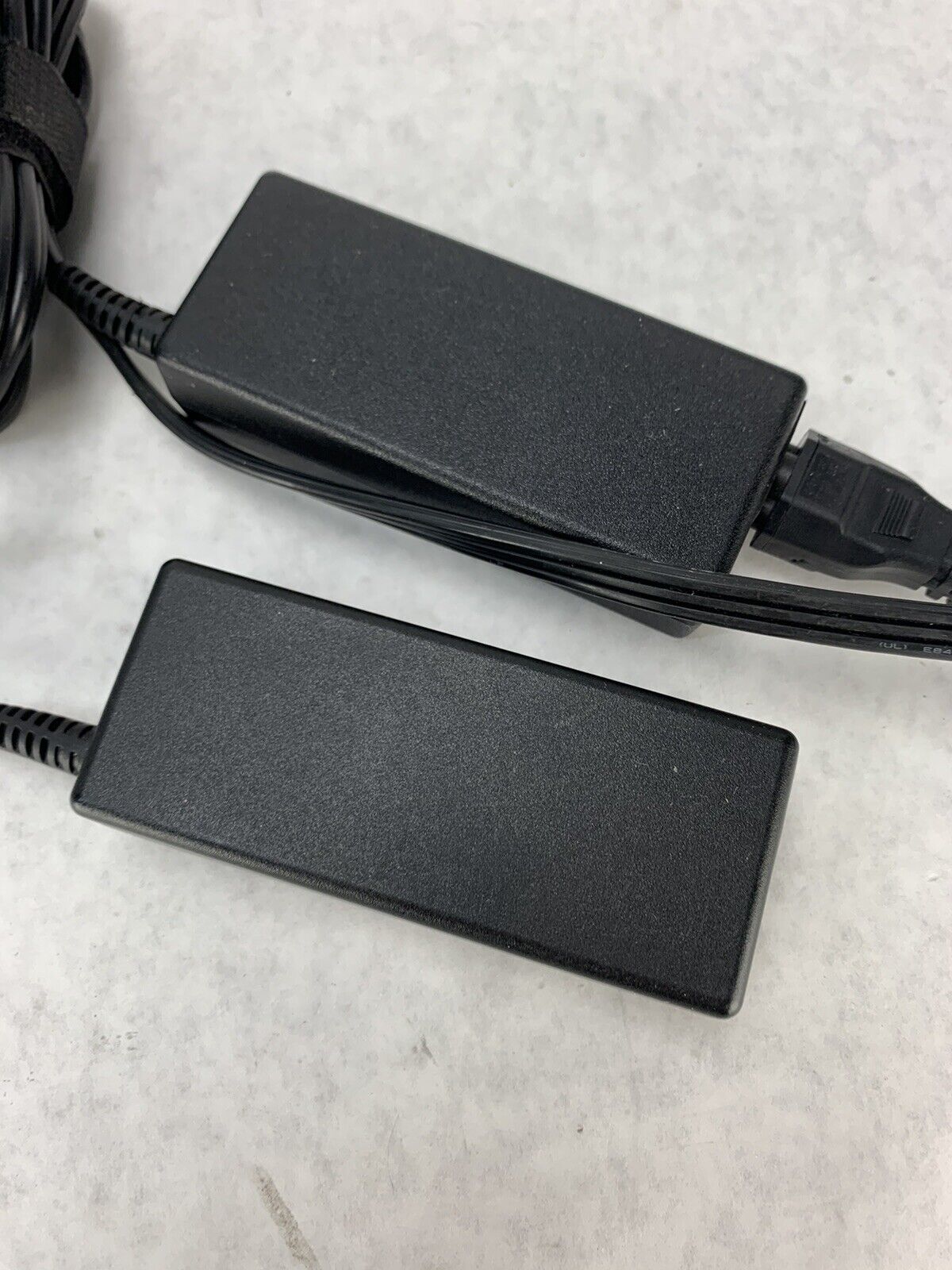 Lot 2 Genuine HP Laptop AC Adapter 380467-003 402018-001 18.5V 3.5A 65W PPP009H
