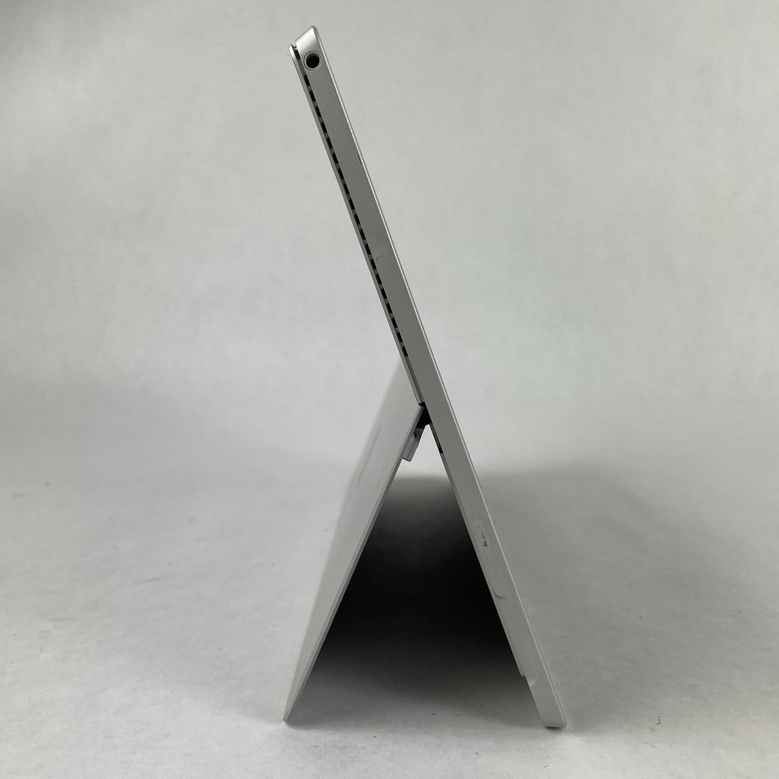 Microsoft Surface Pro 4 12" i5-6300U 2.40 GHz 8 GB RAM 256 GB SSD Win11 - READ3
