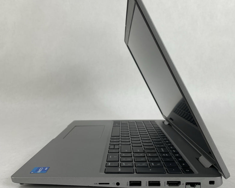 Dell Latitude 5520 15.6" i5-1135G7 2.40 GHz 8 GB RAM No SSD/OS/AC/Batt