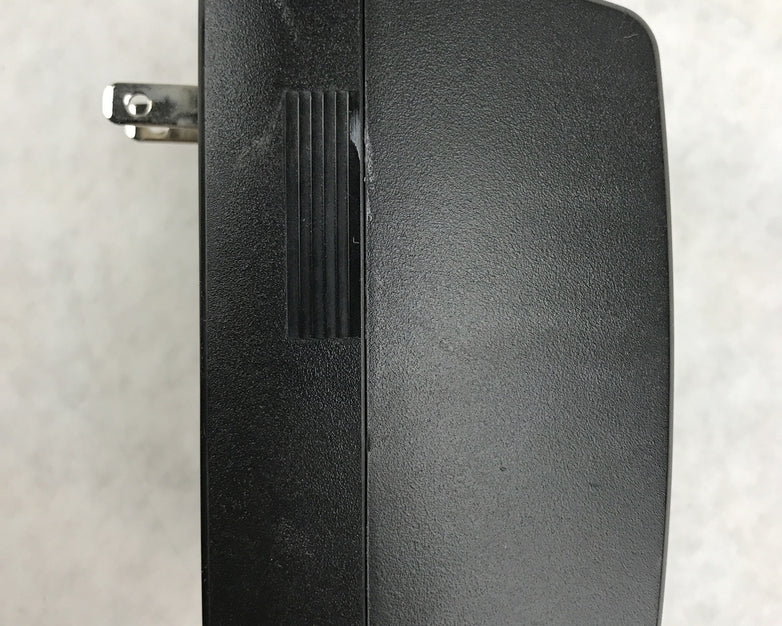 Tamura AC Adapter 835AS15080 IN:120V AC 60Hz 20W OUT: DC 15.0V 800mA