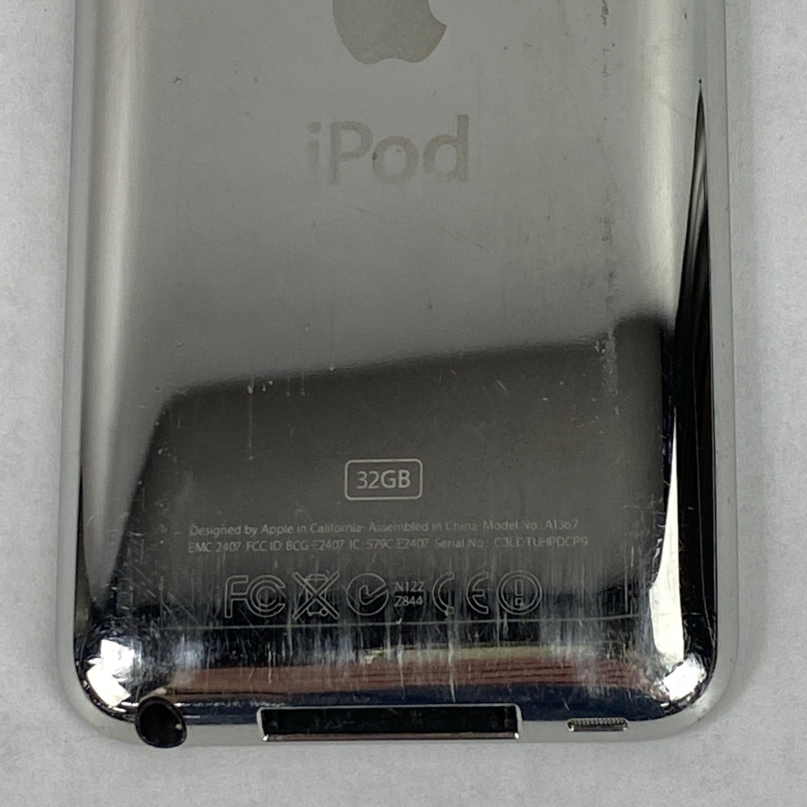 Apple iPod Touch 4th Gen A1367 32GB 3.5" Black IOS 6.1.613