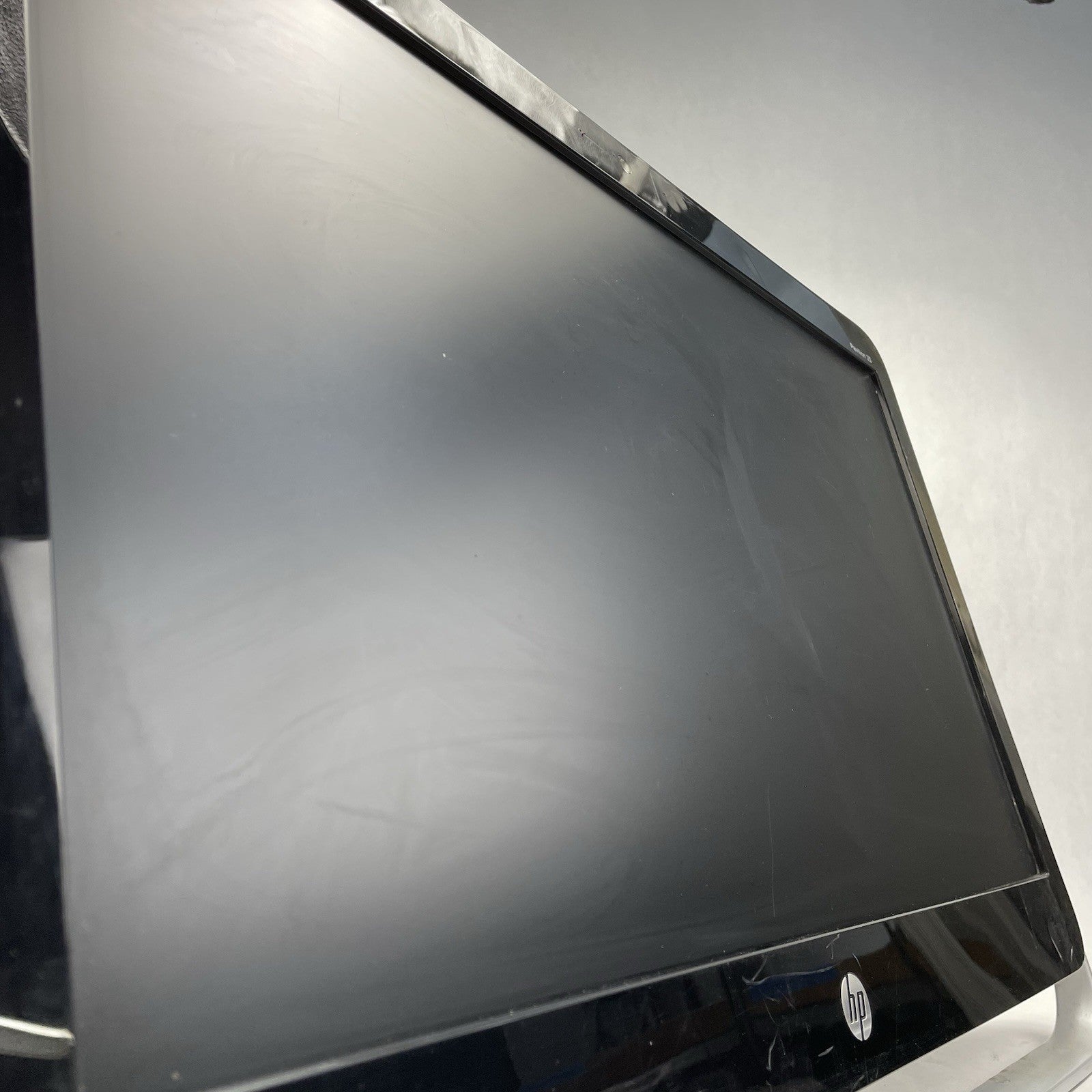 HP Pavilion 23-9010 AMD E2-3800 1.3 GHz 4 GB Ram No HDD No OS