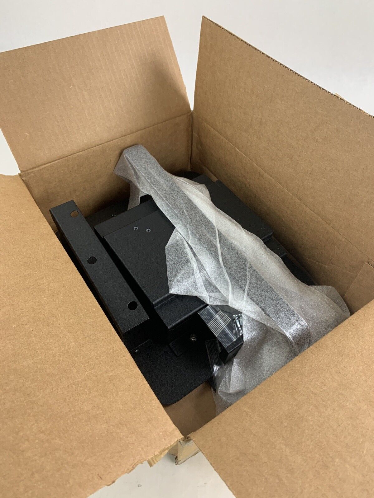 QSR 600-1009 QBracket  Monitor Mount Adapter Plate New Box Opened