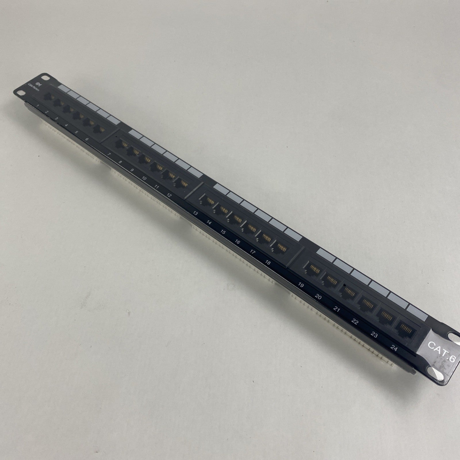 Cable Matters RJ45 110-Type 24-Port Cat 6 1U Patch pannel Open Box Sealed4