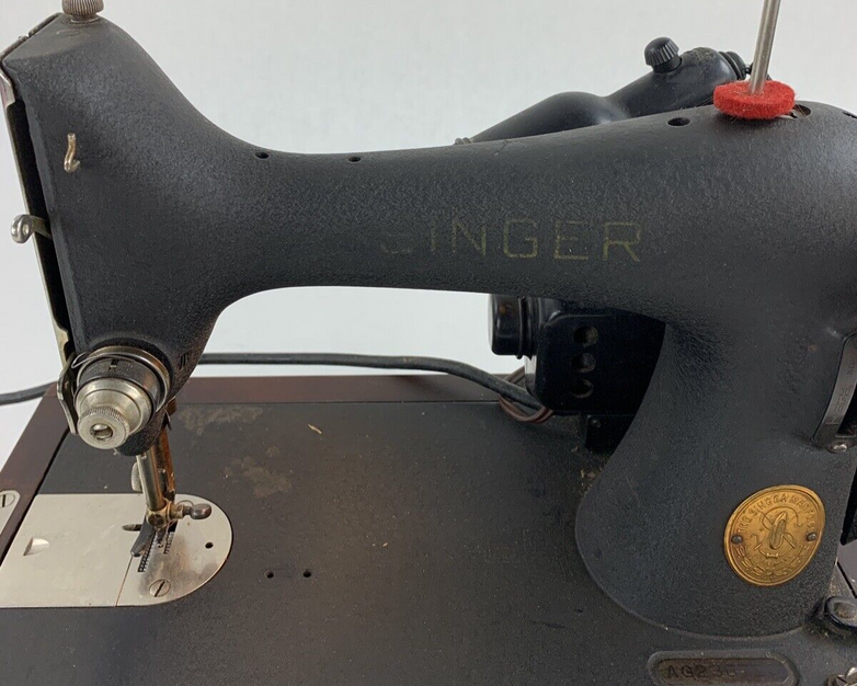 Singer Sewing Machine 15-7 Powers On Motor Runs Dried Belts