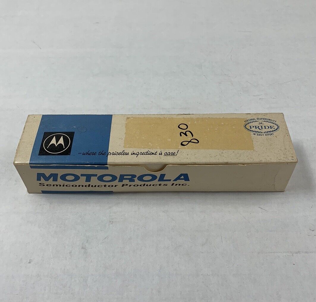 Motorola MC830P DTL Dual 4-Input NAND Gate Gold (Lot of 19)