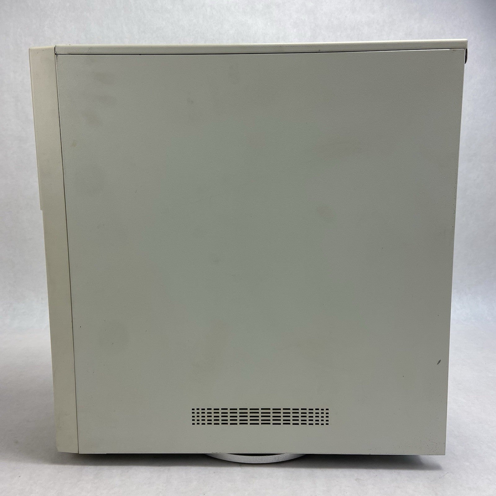 Beige In-Win A500 Mid Tower ATX Computer Case Bare Bones No PSU3