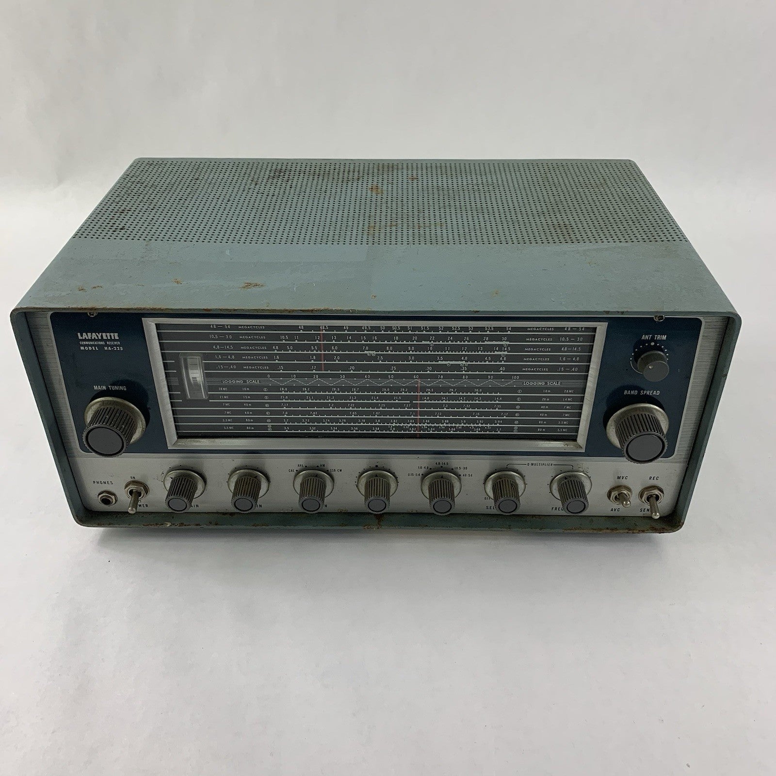 Lafayette HA-225 Communications Receiver - Parts or Repair No Antenna No Signal1