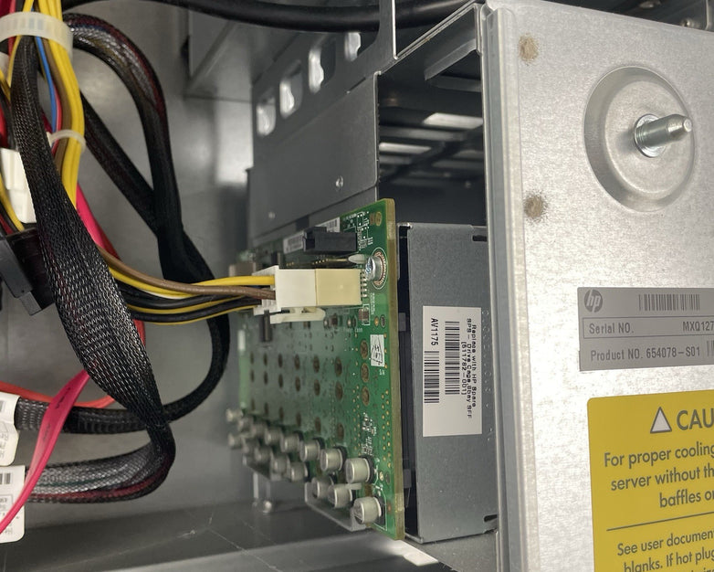 HP Prolient ML350 G6 1x Xeon E5606 2.13 GHz 32 GB RAM No HDD/GPU