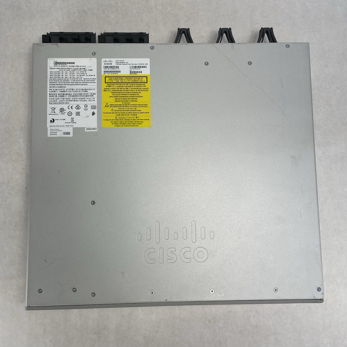 Cisco C9300L 24T 4G E V01 Switch Damaged Bezel/Chassis Tested and Reset8