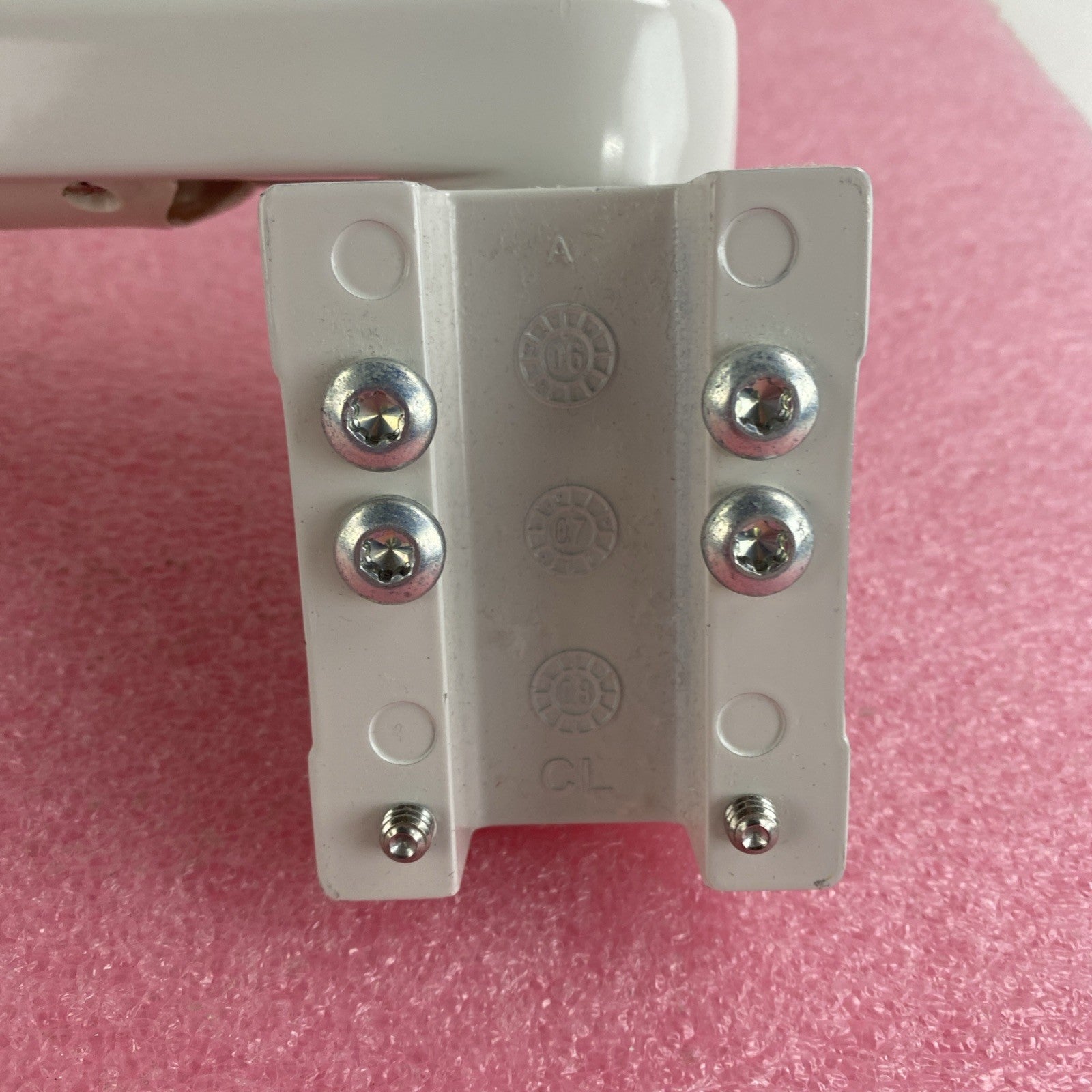 GCX WMM-0001-01B M-Series Tilt Pivot Arm Max Load 60lb 2