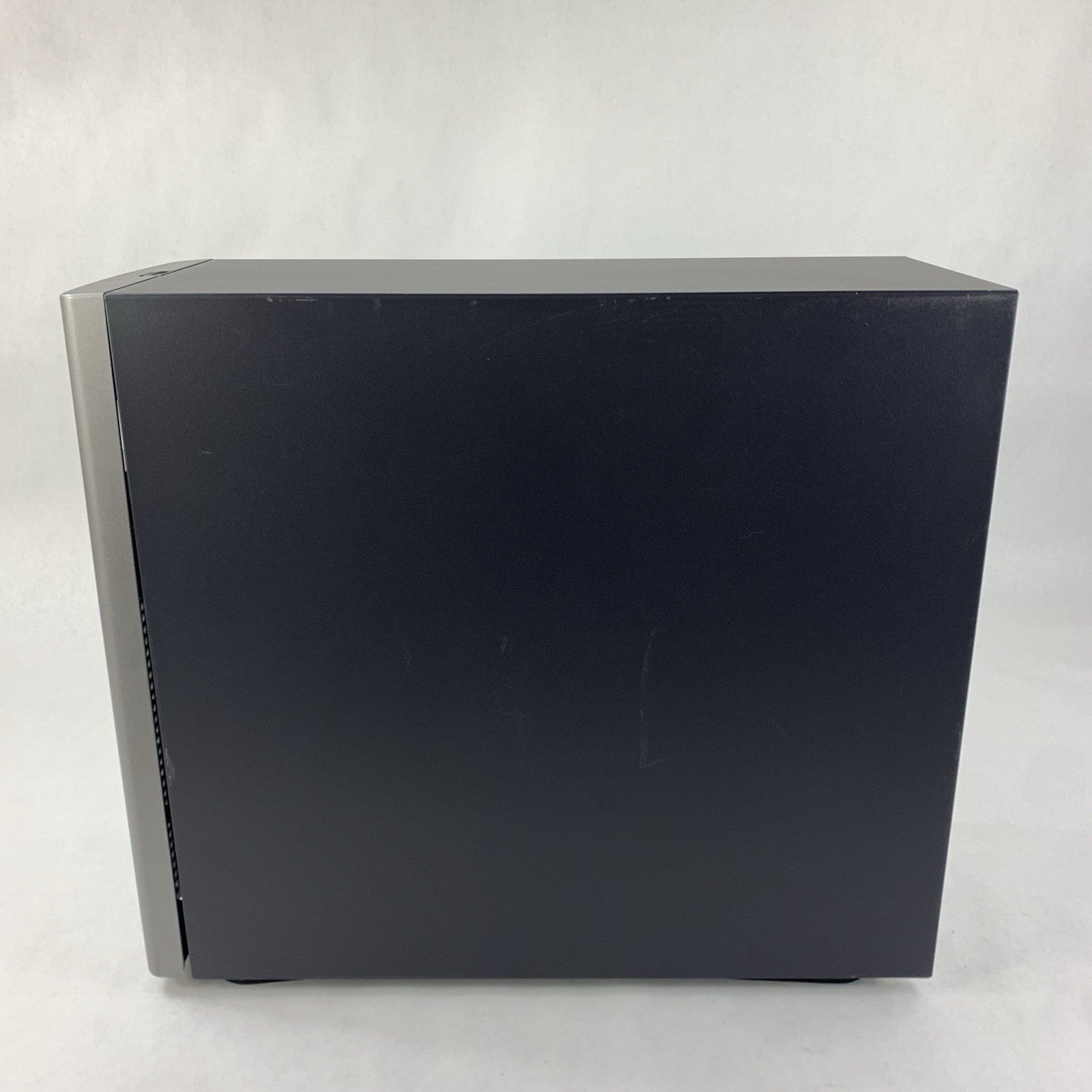Dell PowerEdge 700 Tower Server 1x Pentium 4 2.8 GHz 2 GB Ram No OS No HDD7