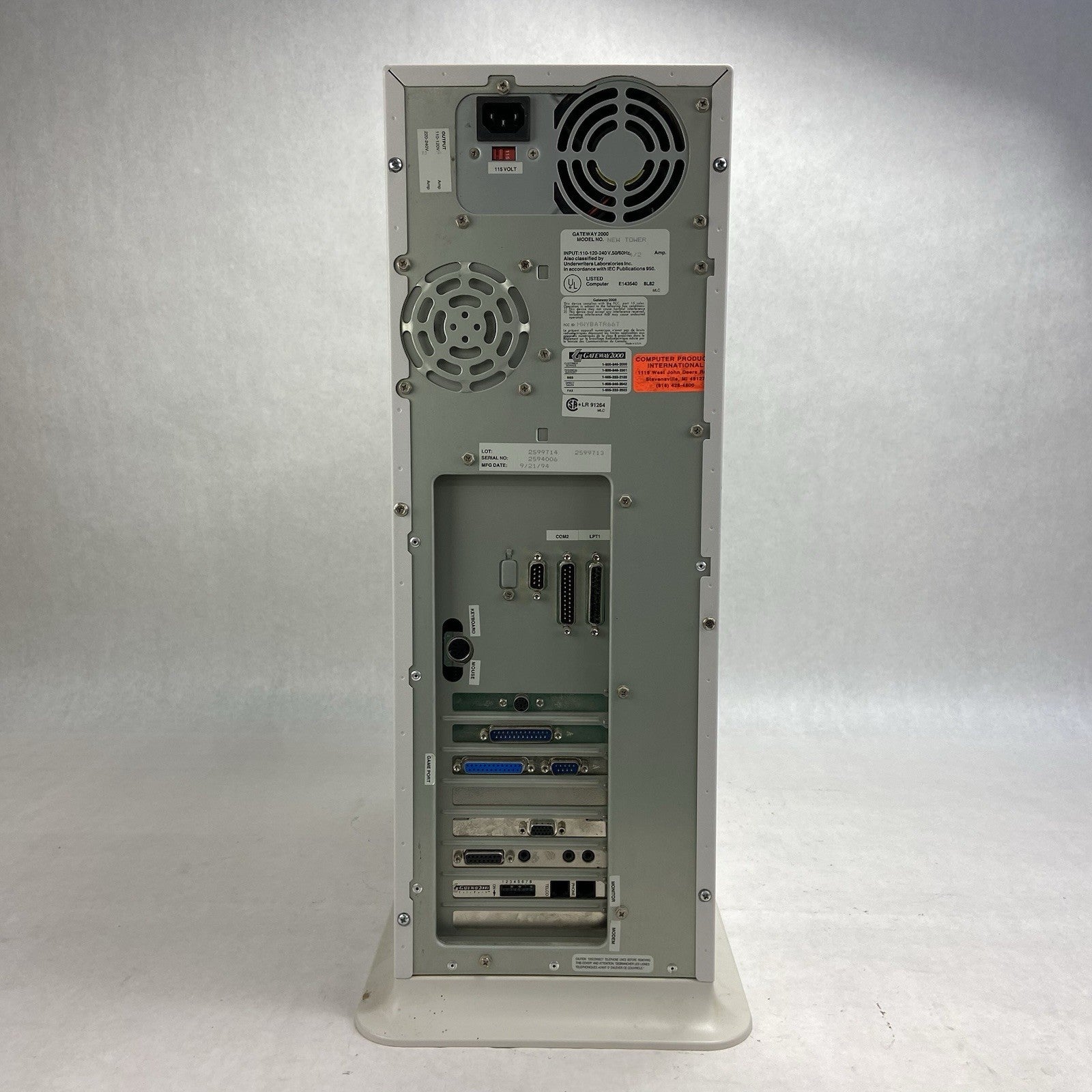 Gateway 2000 P5-60 MT Intel Pentium MMX 200MHz 64MB RAM No HDD No OS4