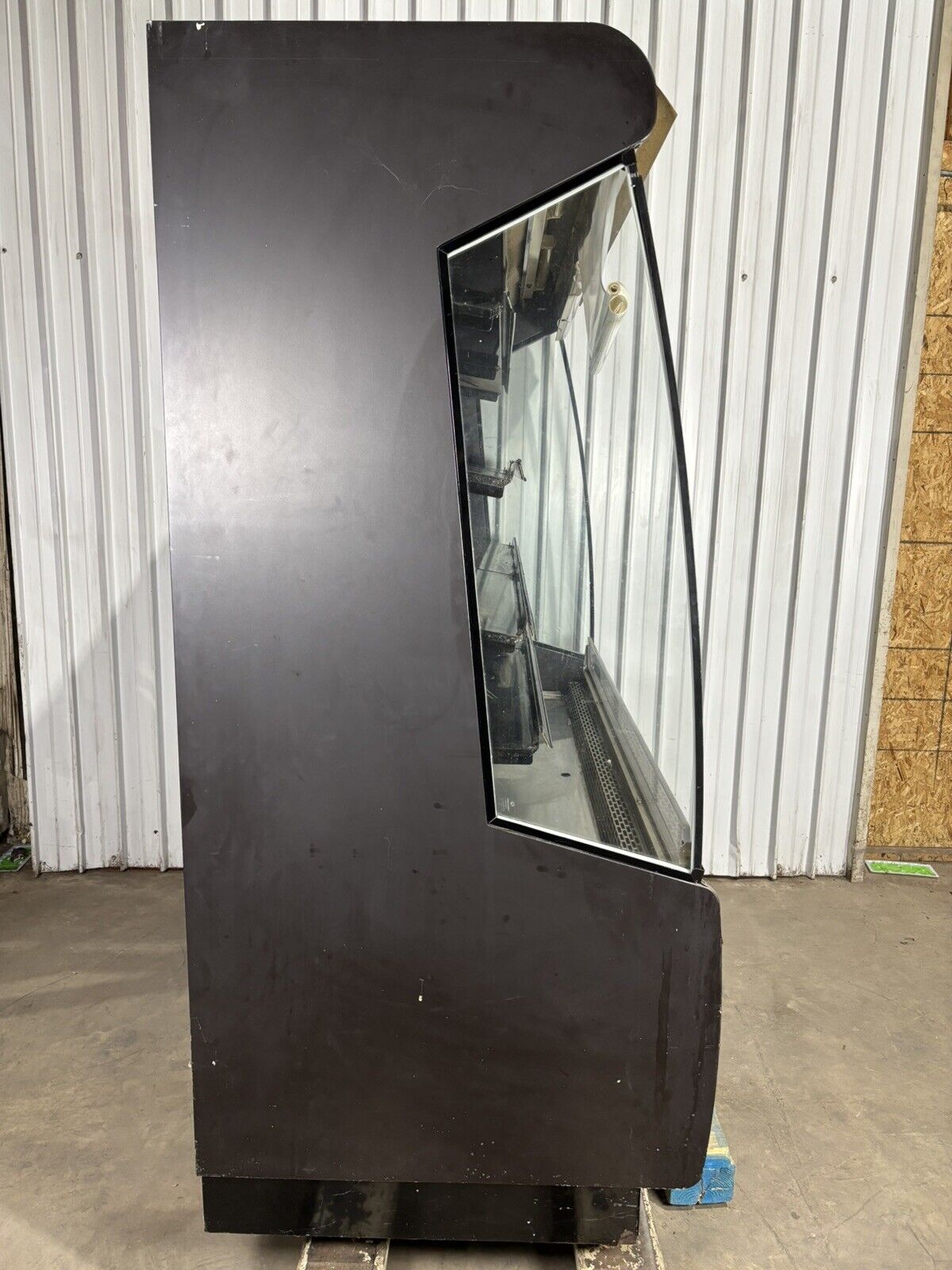 Federal Industries RSSM678R-3 Black 71" Self Serve Four Shelf Air Curtain Powers