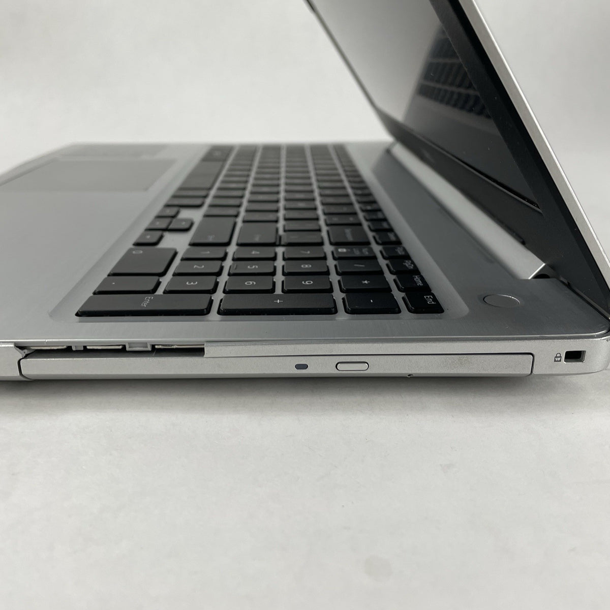 Dell Inspiron 5570 15.6" i5-8250U 1.60 GHz 4 GB RAM No SSD/OS/AC/Batt - READ11