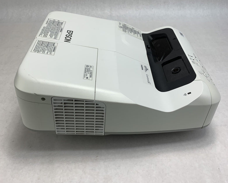 Epson PowerLite 695Wi H740A LCD Lamp Projector 6228 Lamp Hours - No Remote