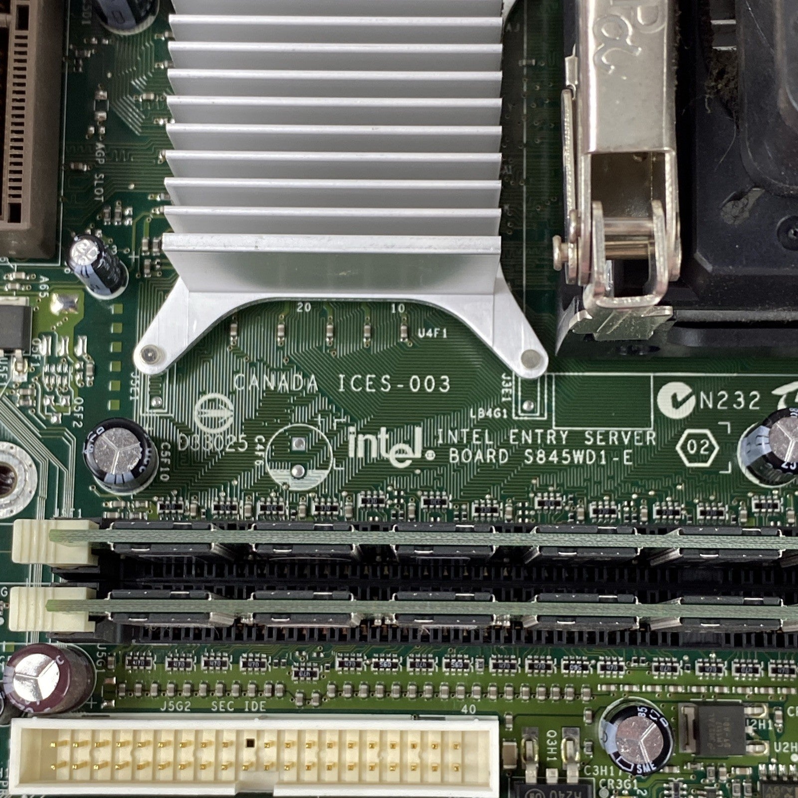 Intel S845WD1-E Motherboard Intel Pentium 4 2.53 GHz 1 GB RAM w/Shield