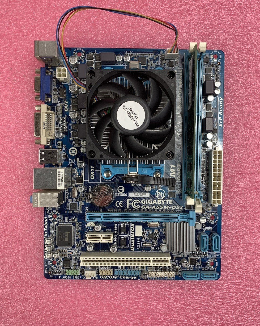 Gigabyte GA-A55M-DS2 Motherboard AMD A6-3670 2.7GHz 4GB RAM w/ Shield
