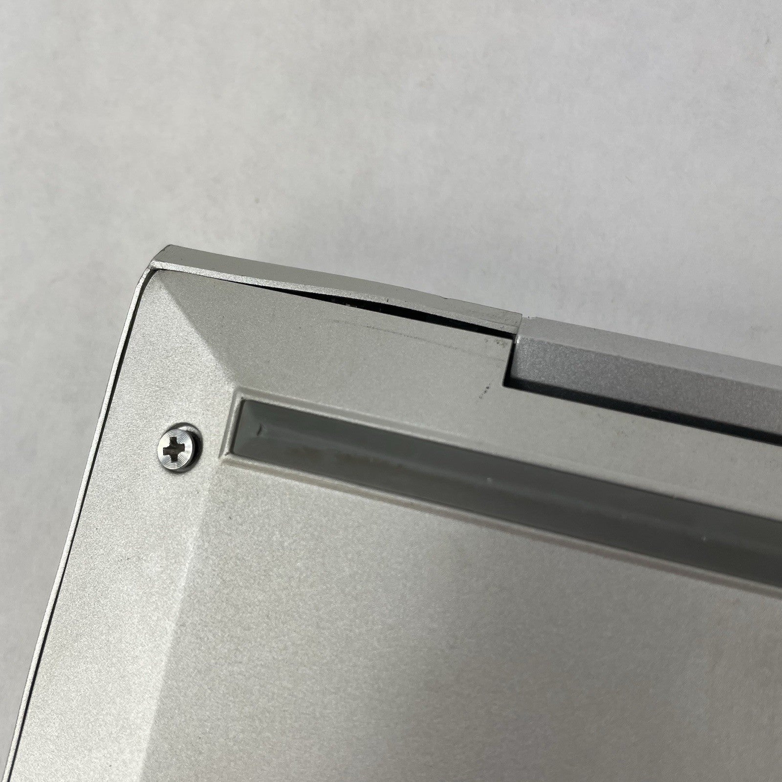 HP EliteBook 850 G6 15.6" i5-1145G7 2.60 GHz 16 GB RAM No SSD/OS/AC - Bad Corner16