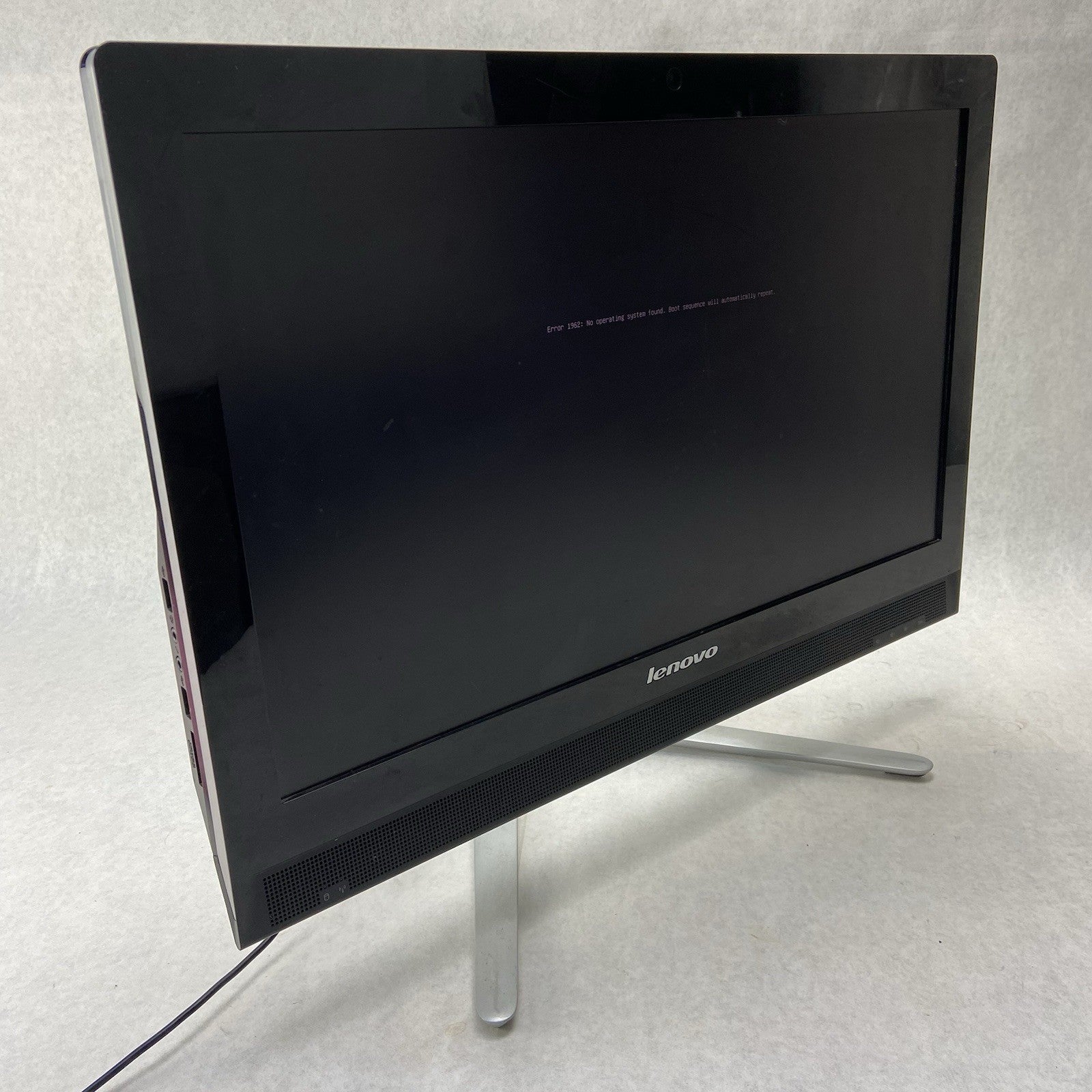 Lenovo C460 AIO Intel Pentium G3220T 2.6GHz 8GB RAM No HDD No OS No AC0