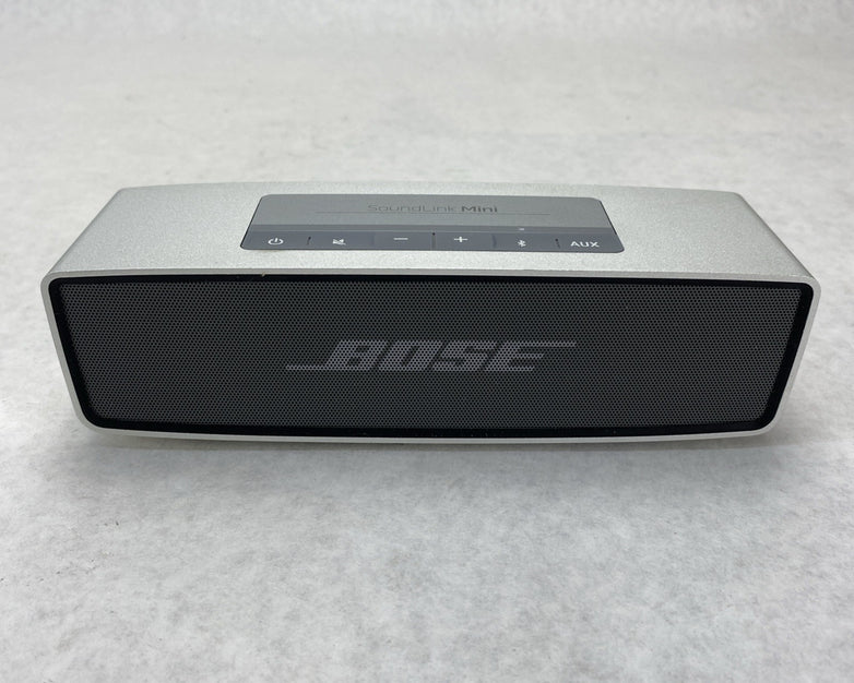 Bose SoundLink Mini 413295 Bluetooth and Aux Speaker With Charging Cradle