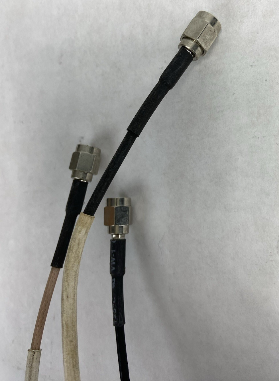 Motorola Laird GPSS746MP-MT4 VSM Base RF Antenna with Cap AN000036A01 - Lot of 2
