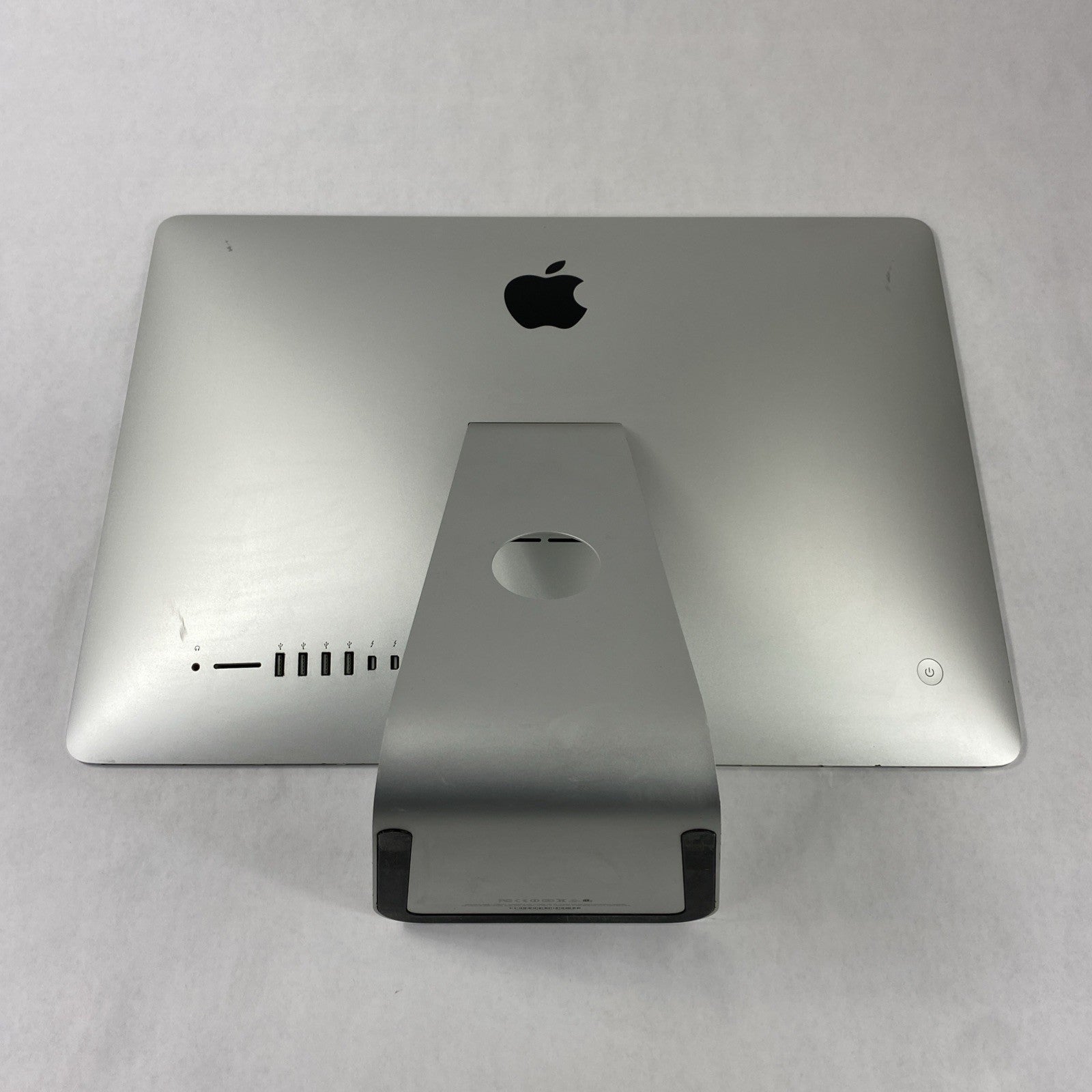 Apple A1418 iMac 21.5" 2013 2.7GHz Core i5 8GB RAM 500GB SSD macOS 10.15.7