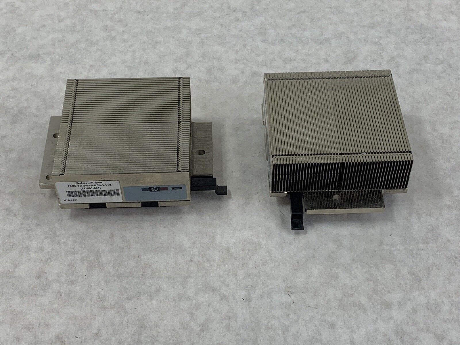 HP 381801-001 XEON 3.00GHZ 800 2MB Processor Kit with Heatsink (Lot of 2)