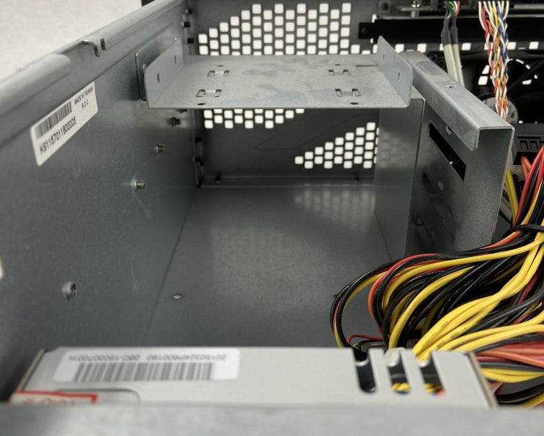 IN WIN R-Series IW-R300-00-00 3U EMACS P2H-5500V 473W