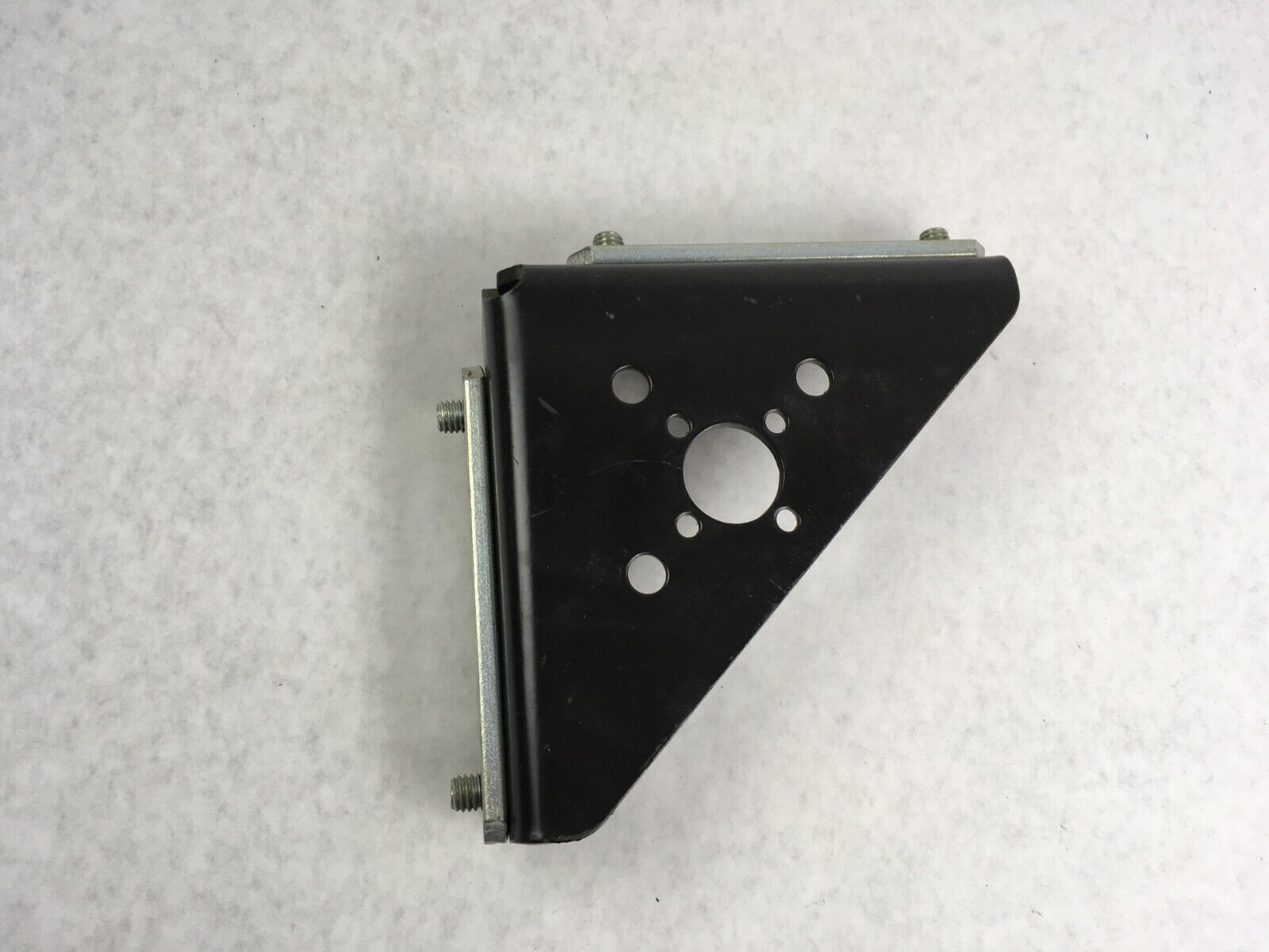 Hubbell Workplace Solutions Track Component Angle Bracket 625116