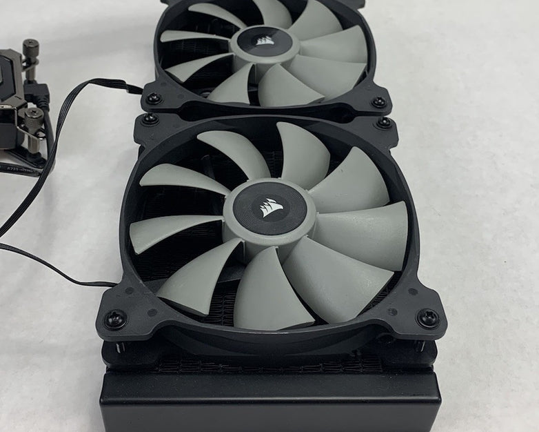 Corsair Hydro Series CW-9060026-WW Liquid Cooler Radiator w/ Fans