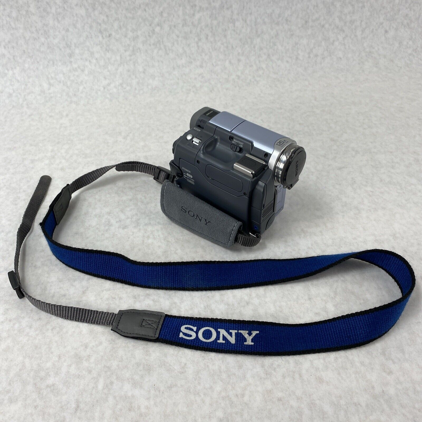 Sony DCR-TRV19 Digital Video Camera Recorder w/ One Battery