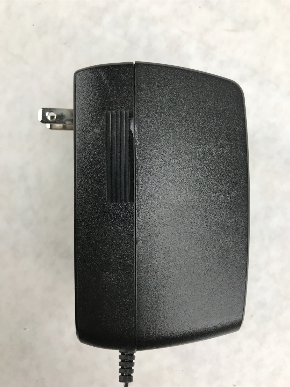 Tamura AC Adapter 835AS15080 IN:120V AC 60Hz 20W OUT: DC 15.0V 800mA
