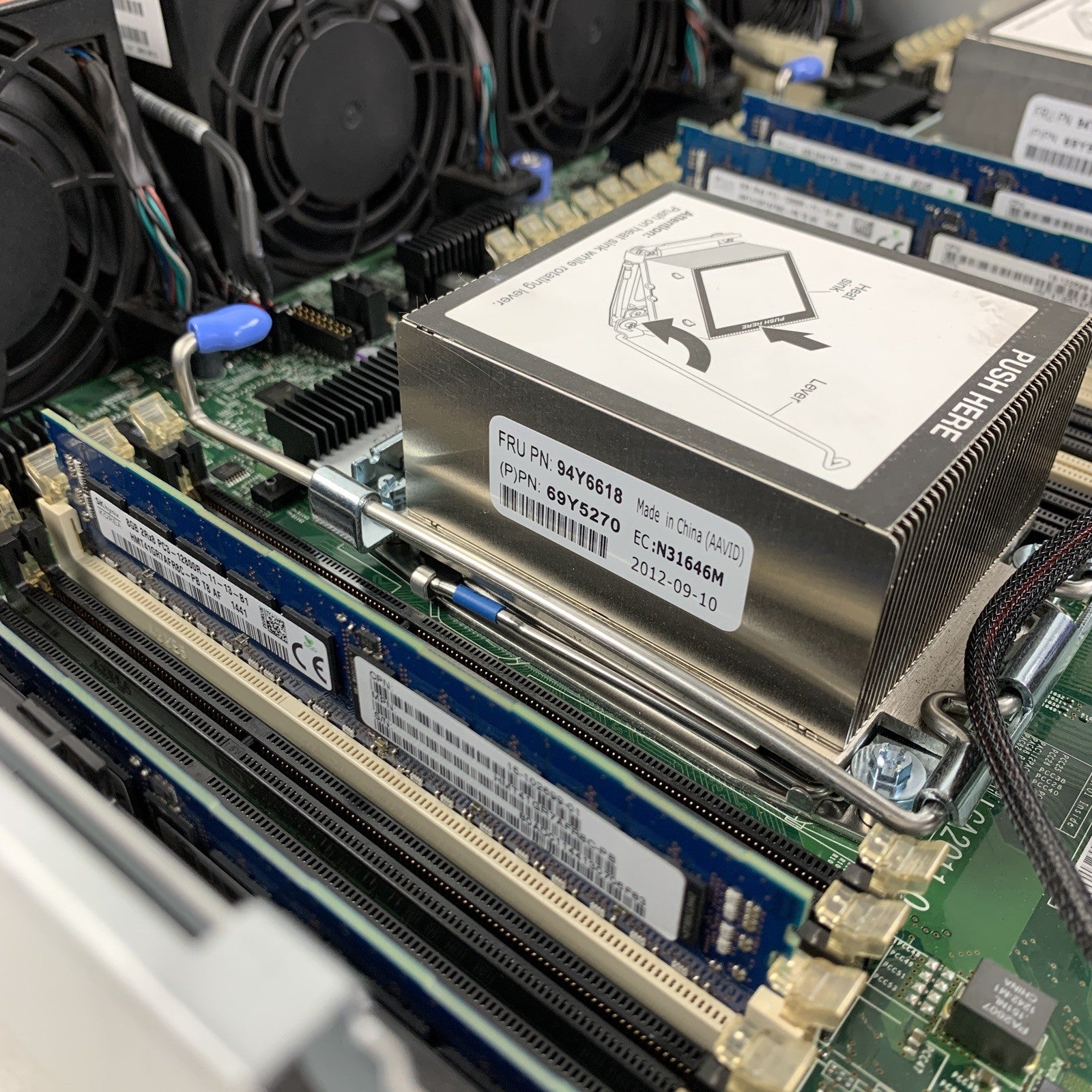 IBM System x3650 M4 Server  2x  E5-2640 2.5 GHz 32 GB RAM No OS No 2.5" HDD