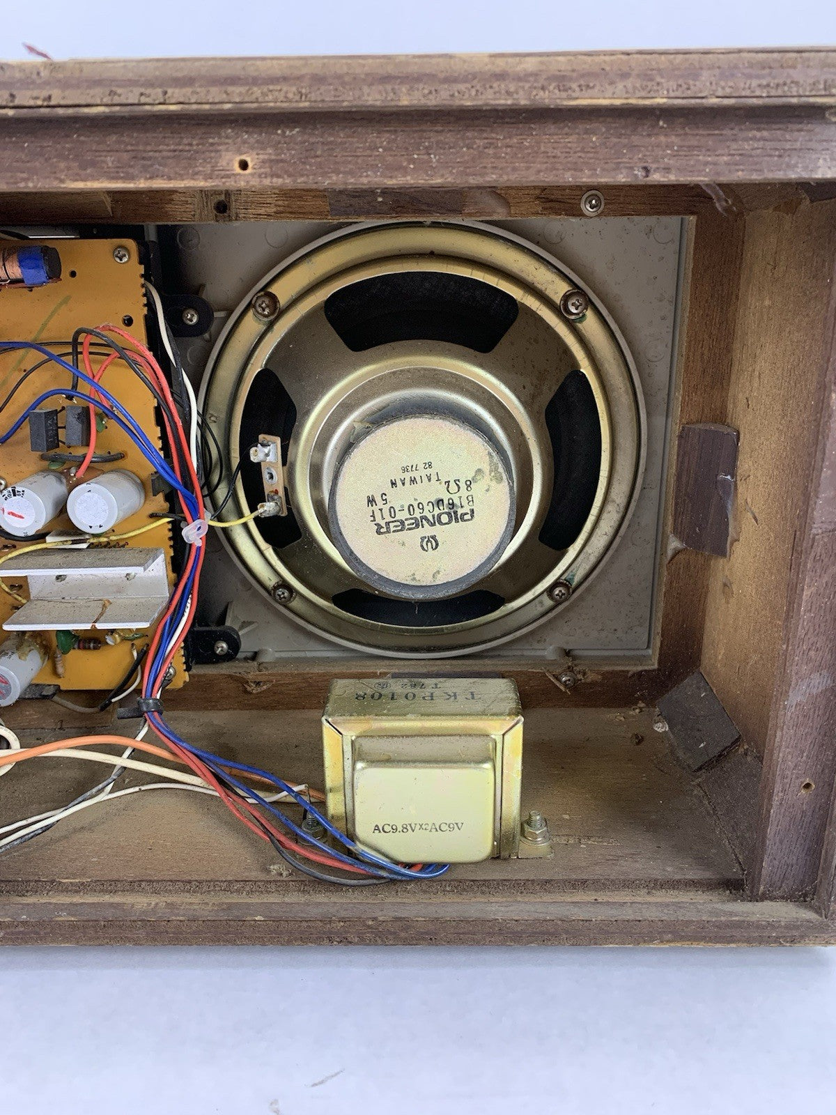 Sony ICF-9550W FM/AM 2 Band Vintage Radio