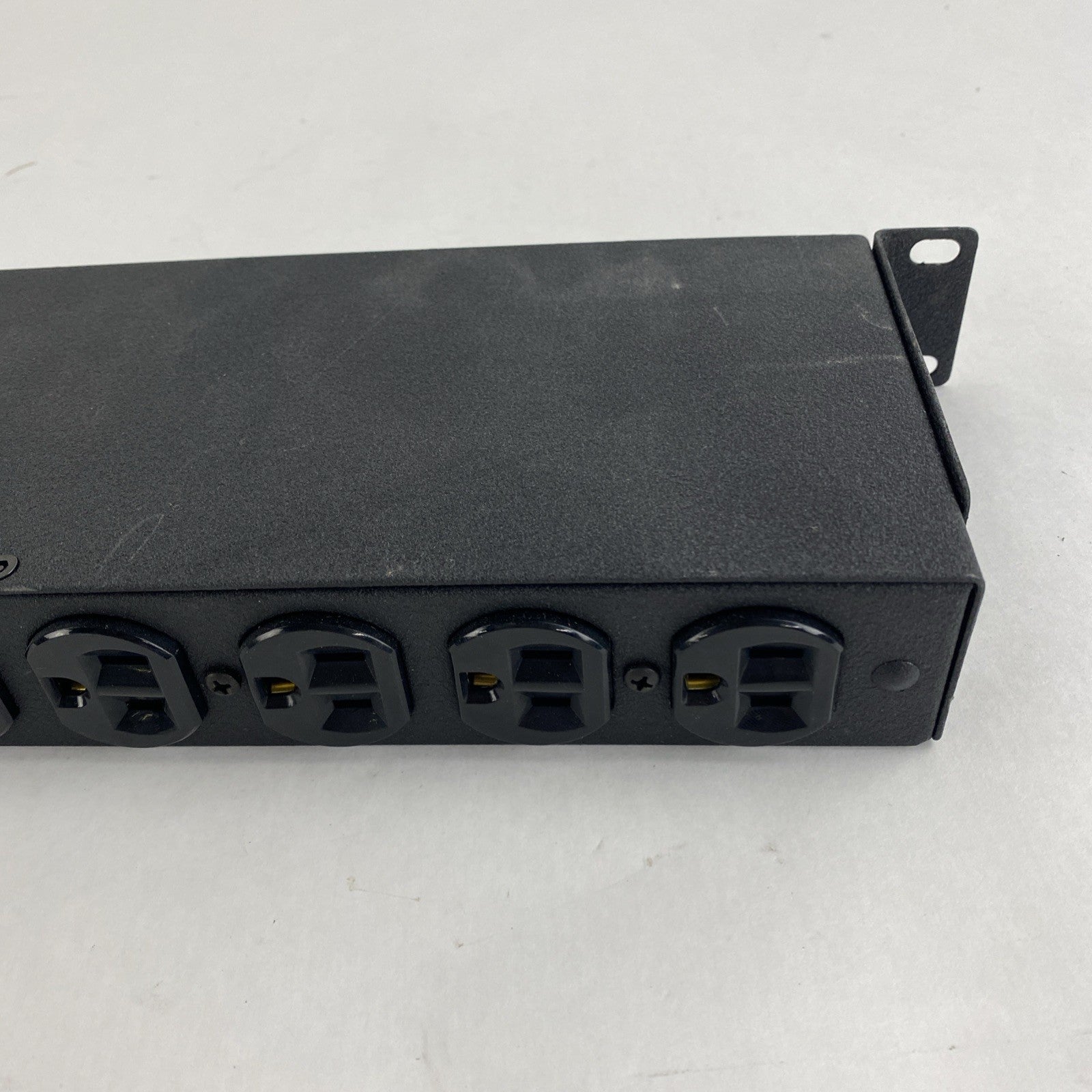 Geist SPC104-1020 10 Outlet 125VAC 20A Power Strip8